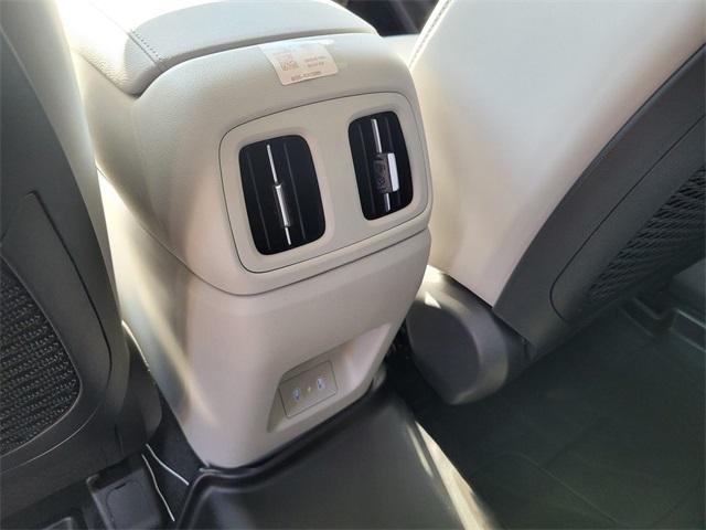 new 2025 Hyundai TUCSON Hybrid car, priced at $39,060