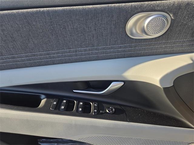 new 2025 Hyundai Elantra car, priced at $26,280