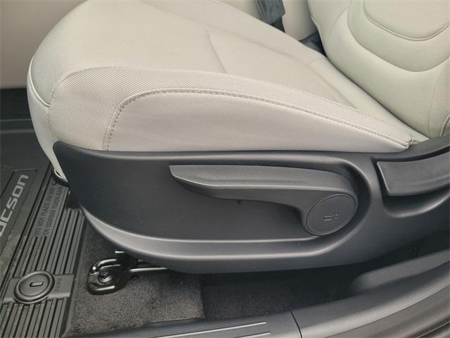 new 2026 Hyundai TUCSON Hybrid car, priced at $34,805