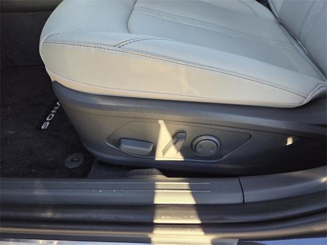 new 2025 Hyundai Sonata Hybrid car, priced at $36,930
