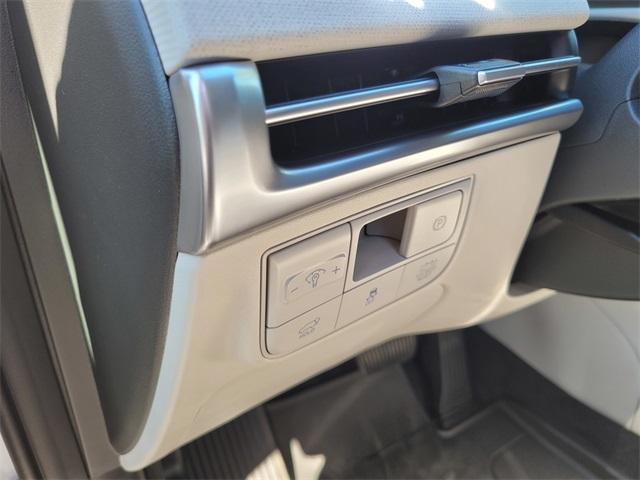 new 2025 Hyundai TUCSON Hybrid car, priced at $39,560