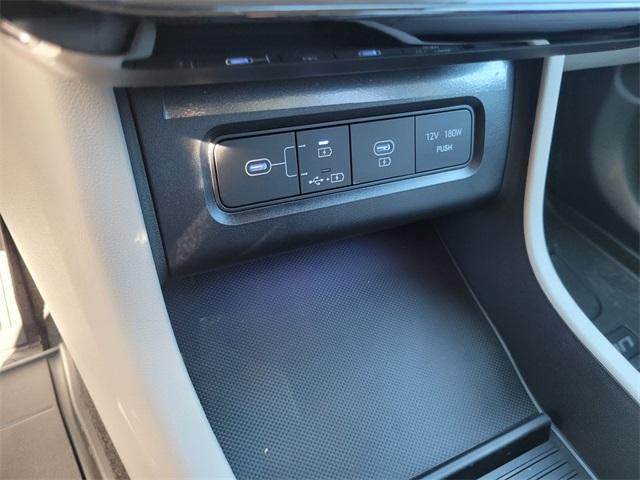 new 2025 Hyundai TUCSON Hybrid car, priced at $39,560