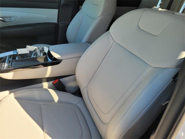 new 2025 Hyundai TUCSON Hybrid car, priced at $39,560