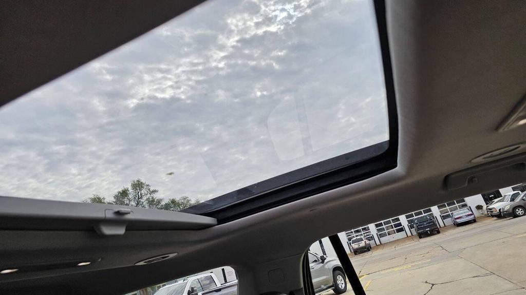 used 2023 GMC Acadia car, priced at $31,899