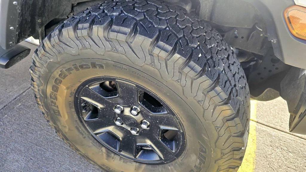 used 2023 Jeep Gladiator car, priced at $30,899