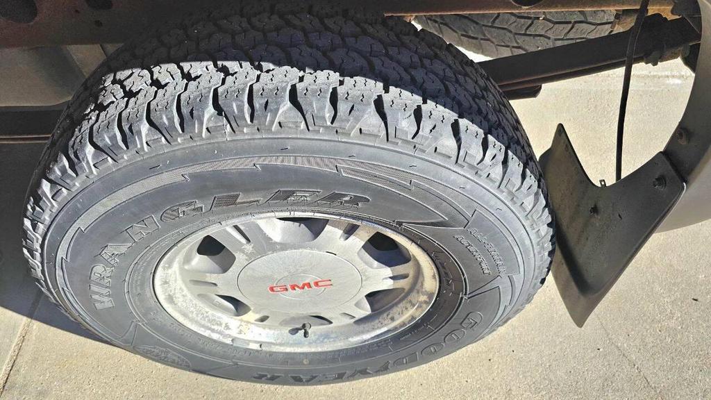 used 2002 GMC Sierra 1500 car, priced at $6,499