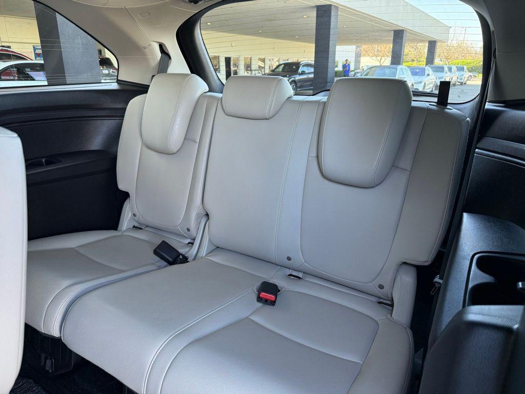 used 2025 Honda Odyssey car, priced at $35,998