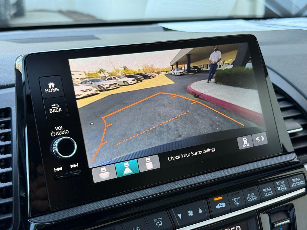 used 2025 Honda Odyssey car, priced at $35,998
