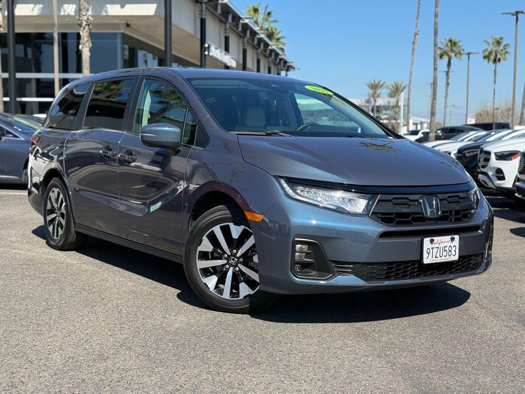 used 2025 Honda Odyssey car, priced at $35,998