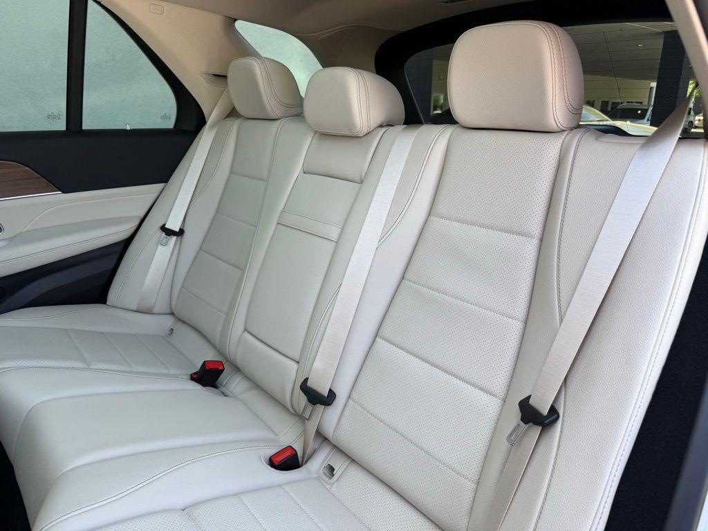 new 2026 Mercedes-Benz GLE 350 car, priced at $72,560