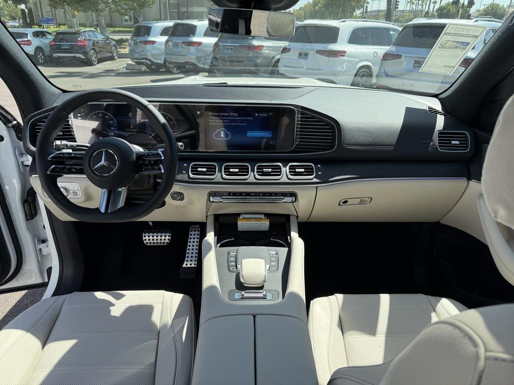 new 2025 Mercedes-Benz GLS 580 car, priced at $117,695