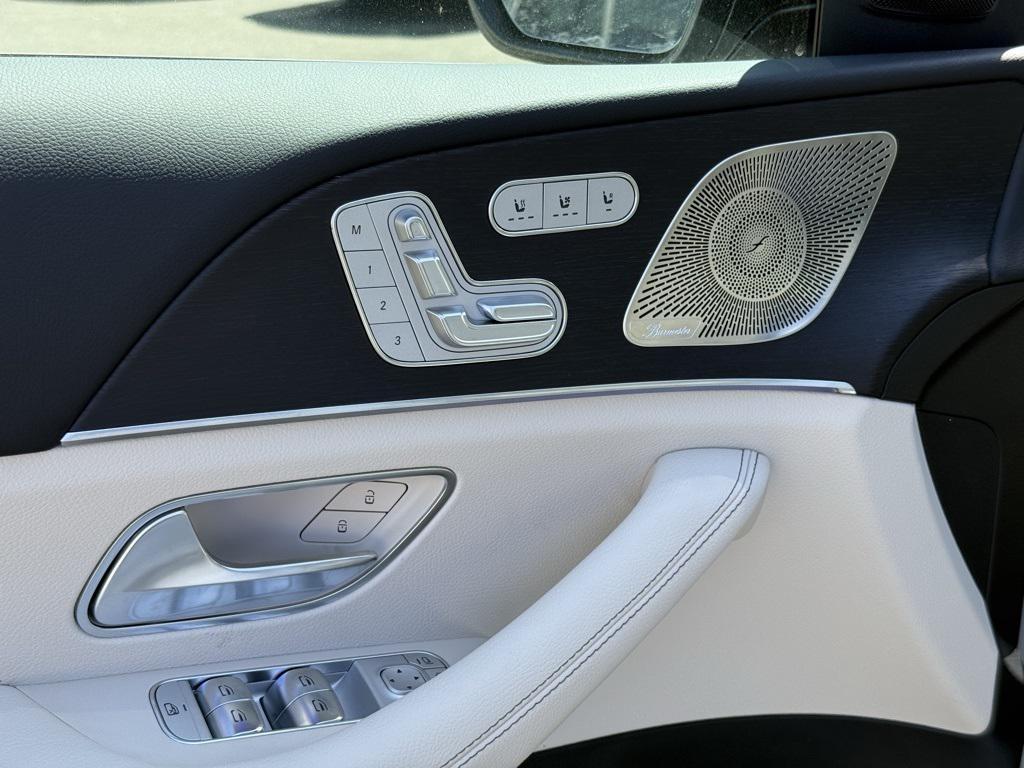 new 2025 Mercedes-Benz GLS 580 car, priced at $117,695