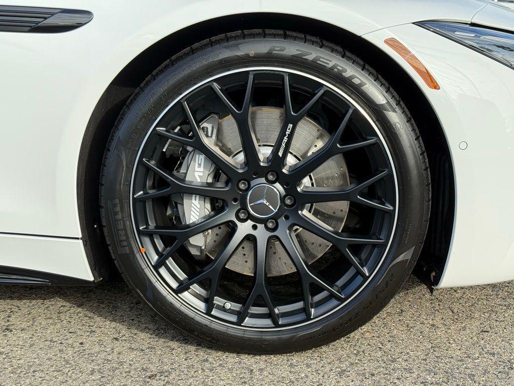 new 2026 Mercedes-Benz AMG SL 43 car, priced at $125,860
