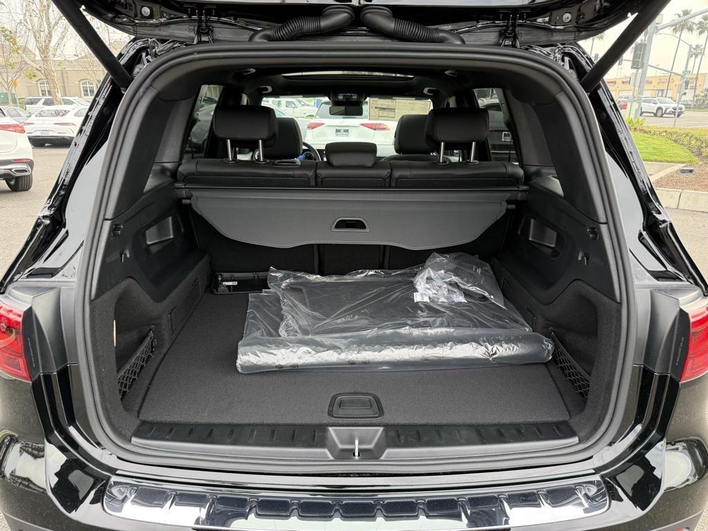 new 2026 Mercedes-Benz GLB 250 car, priced at $52,460