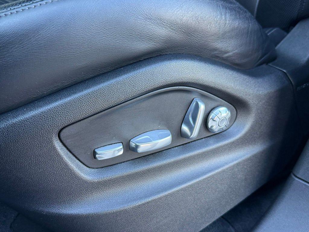 used 2021 Porsche Cayenne car, priced at $40,998