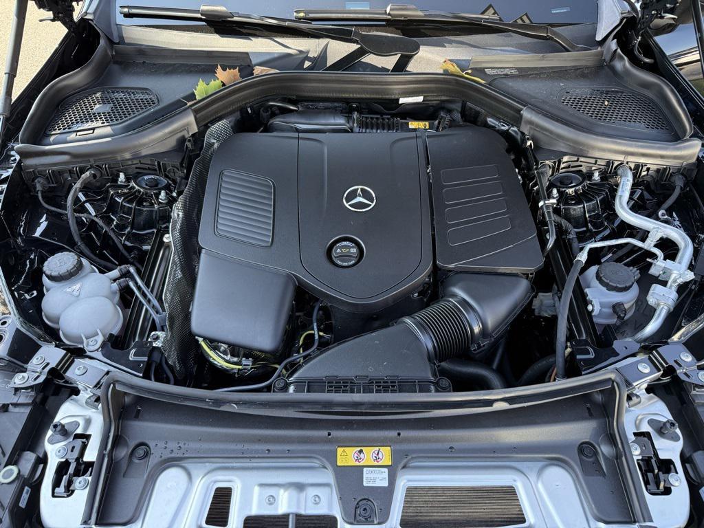 new 2026 Mercedes-Benz GLC 300 car, priced at $61,285