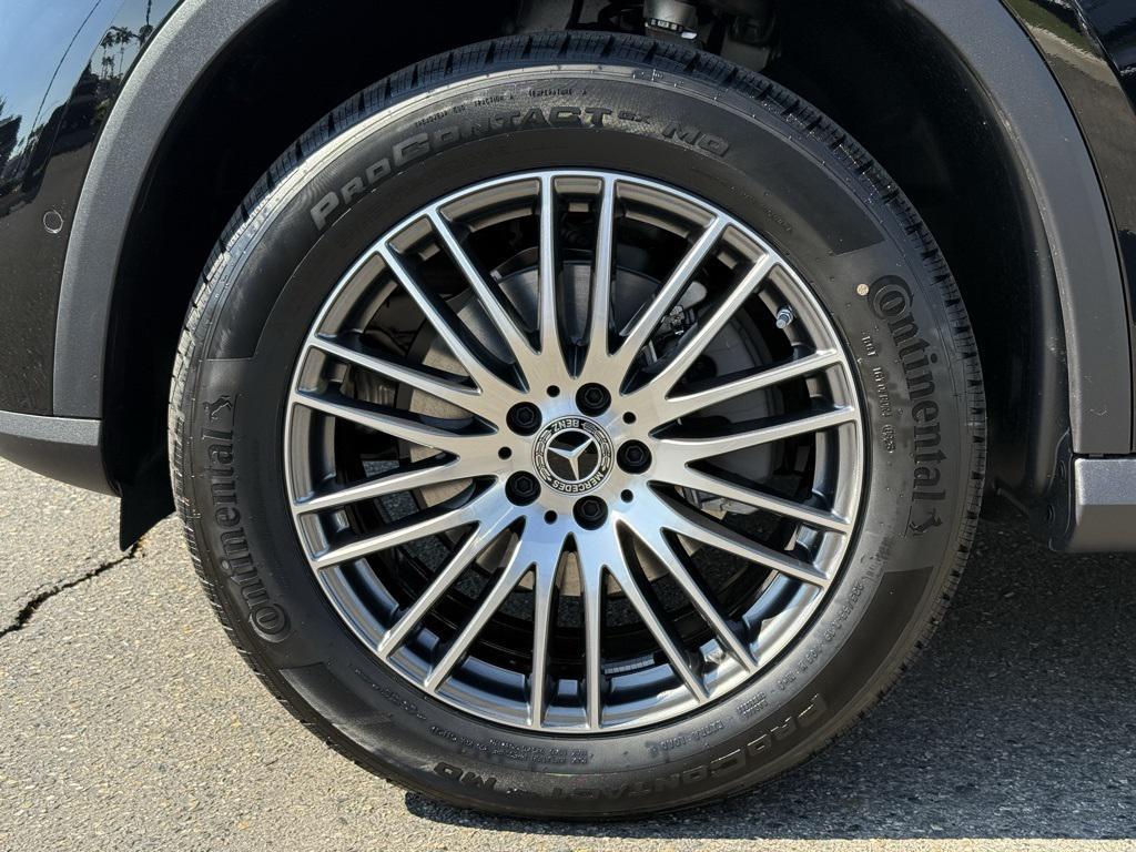 new 2026 Mercedes-Benz GLC 300 car, priced at $61,285