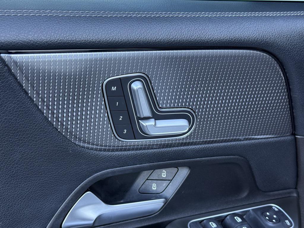 used 2021 Mercedes-Benz GLB 250 car, priced at $19,998