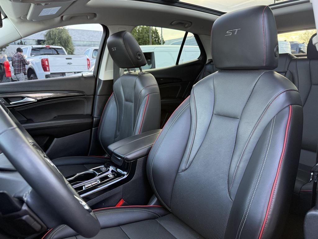 used 2023 Buick Envision car, priced at $26,498