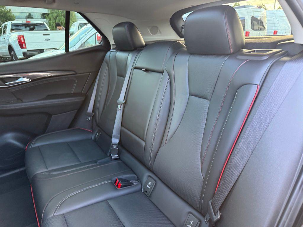 used 2023 Buick Envision car, priced at $25,998