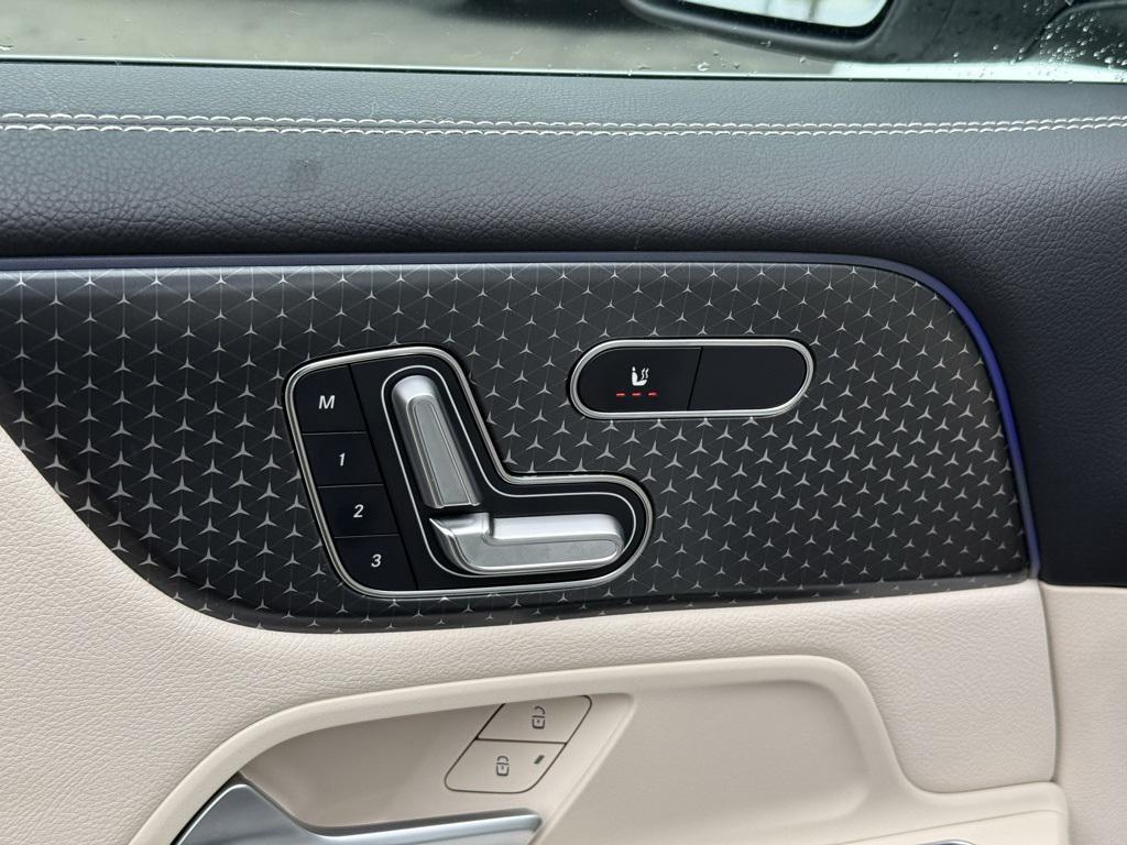 used 2025 Mercedes-Benz GLB 250 car, priced at $36,000