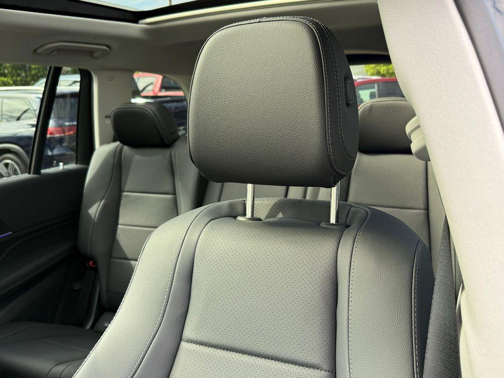 new 2026 Mercedes-Benz GLS 450 car, priced at $93,700