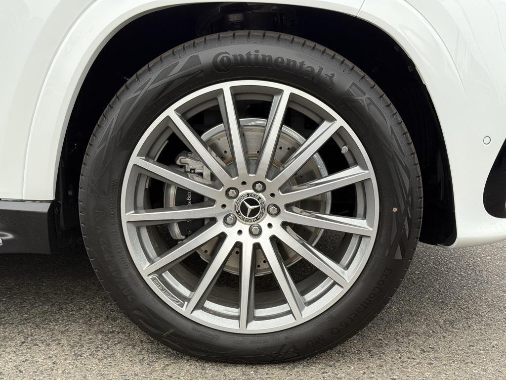 new 2026 Mercedes-Benz GLS 580 car, priced at $122,420