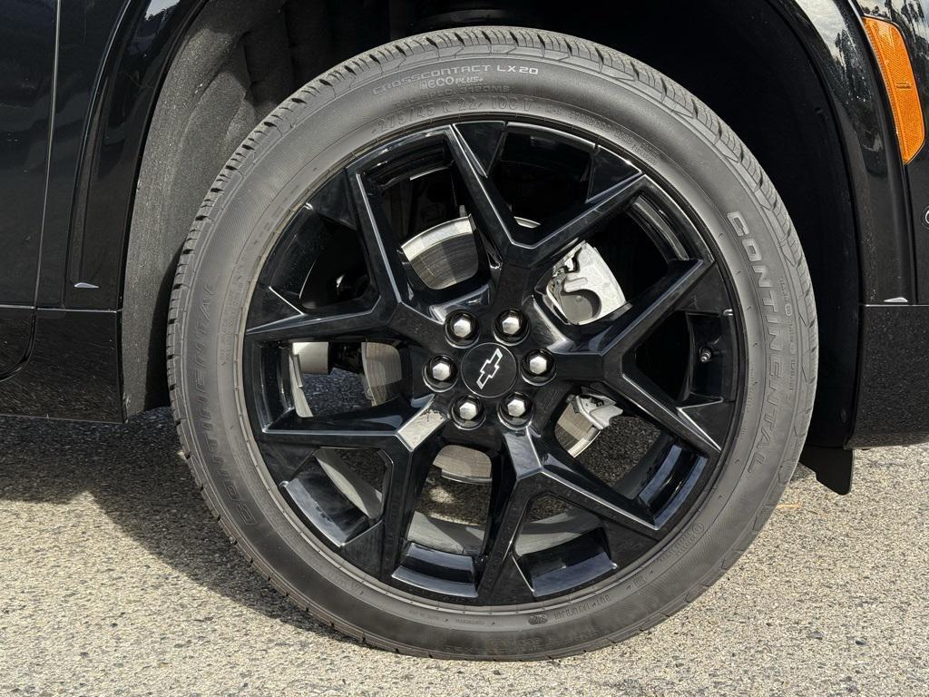 used 2024 Chevrolet Traverse car, priced at $45,998