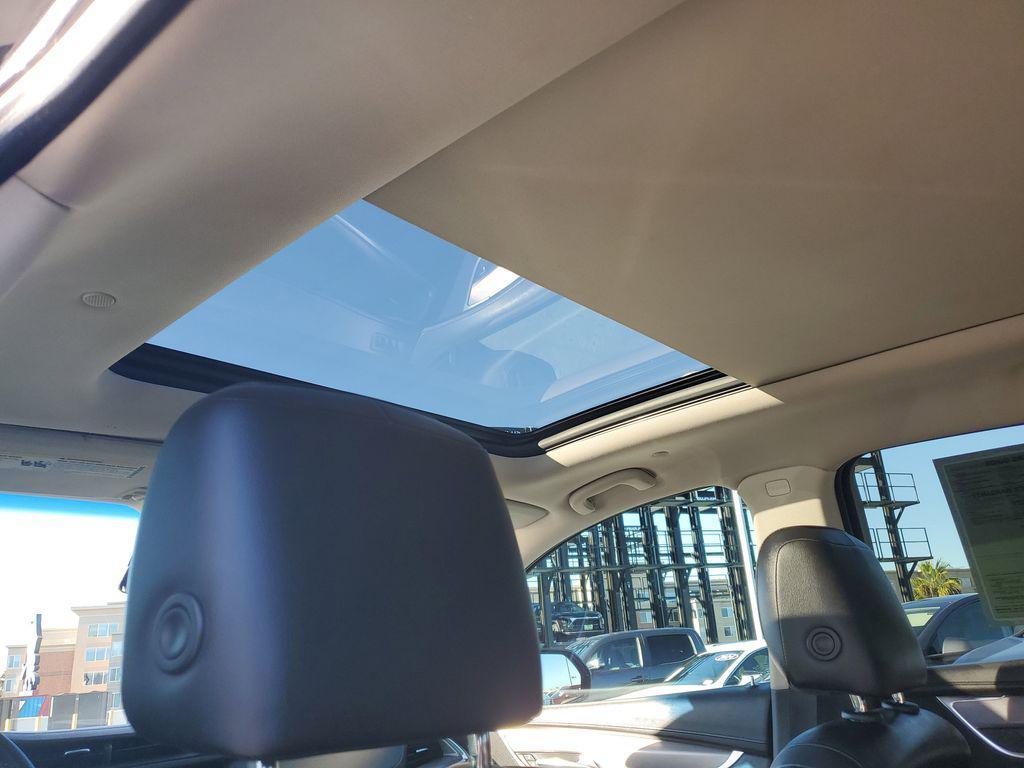 used 2017 Cadillac XT5 car, priced at $15,994