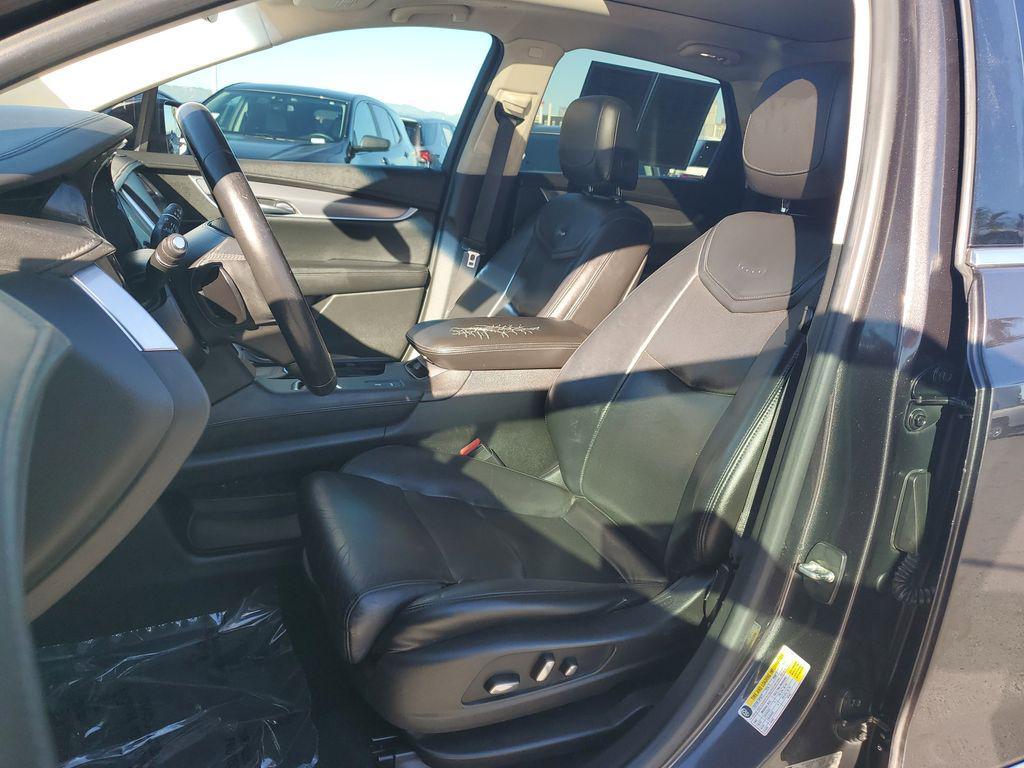 used 2017 Cadillac XT5 car, priced at $15,994