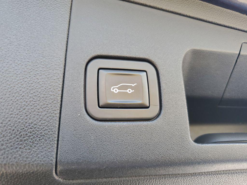 used 2017 Cadillac XT5 car, priced at $15,994