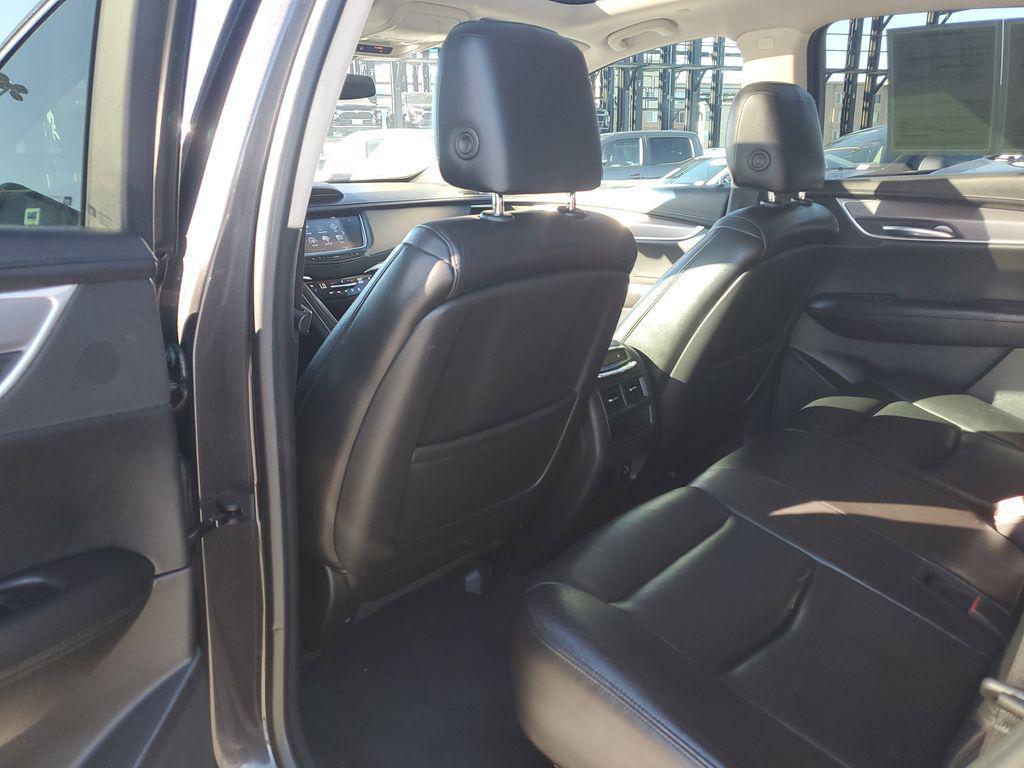 used 2017 Cadillac XT5 car, priced at $15,994