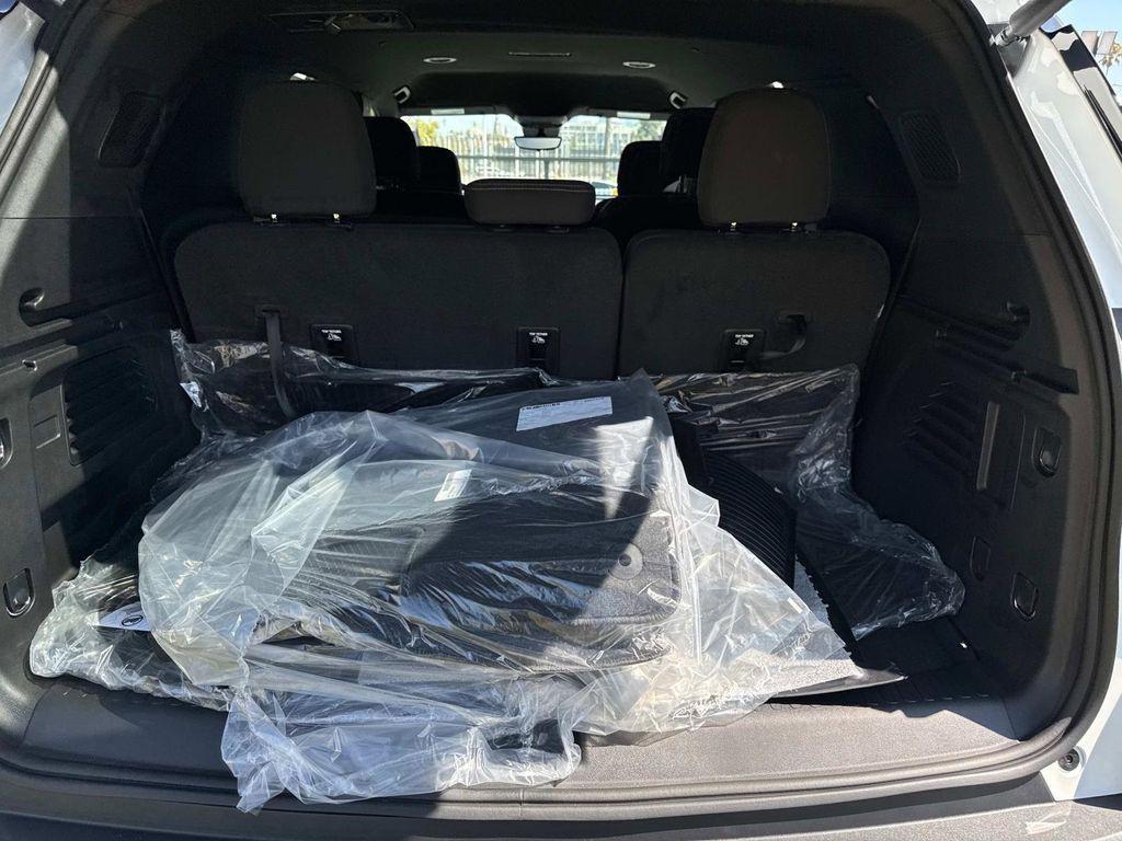 new 2026 Chevrolet Traverse car, priced at $46,595