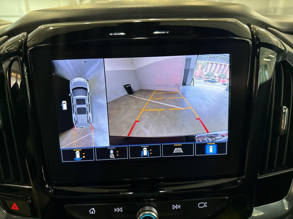 used 2023 Chevrolet Traverse car, priced at $35,991