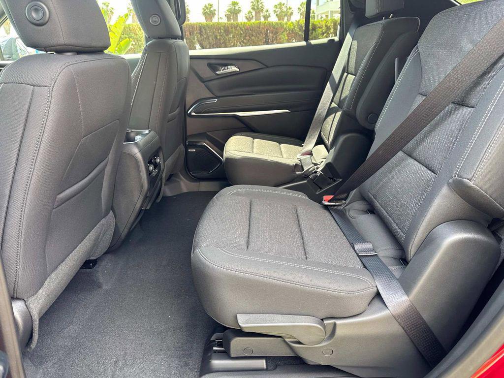 new 2025 Chevrolet Traverse car, priced at $43,250