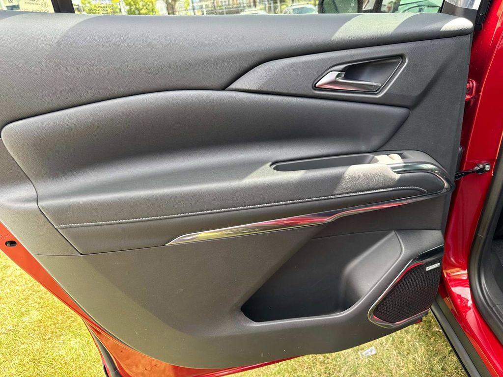 new 2025 Chevrolet Traverse car, priced at $43,250