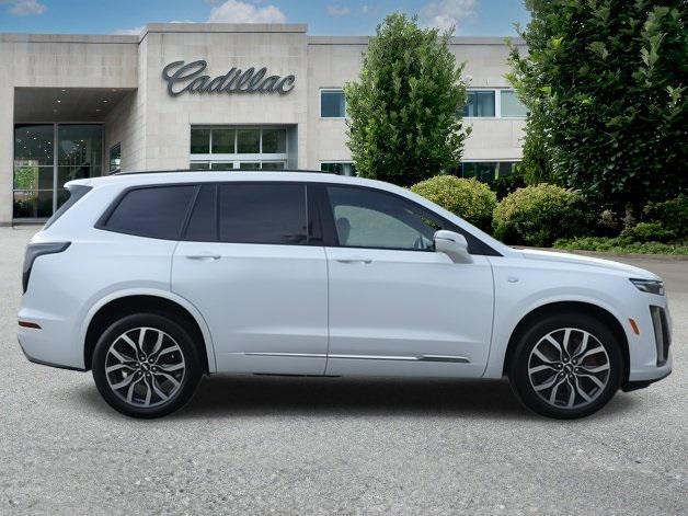 used 2022 Cadillac XT6 car, priced at $36,858