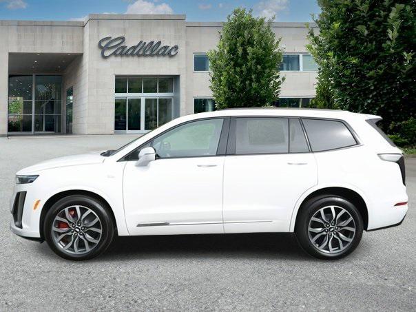 used 2022 Cadillac XT6 car, priced at $36,858