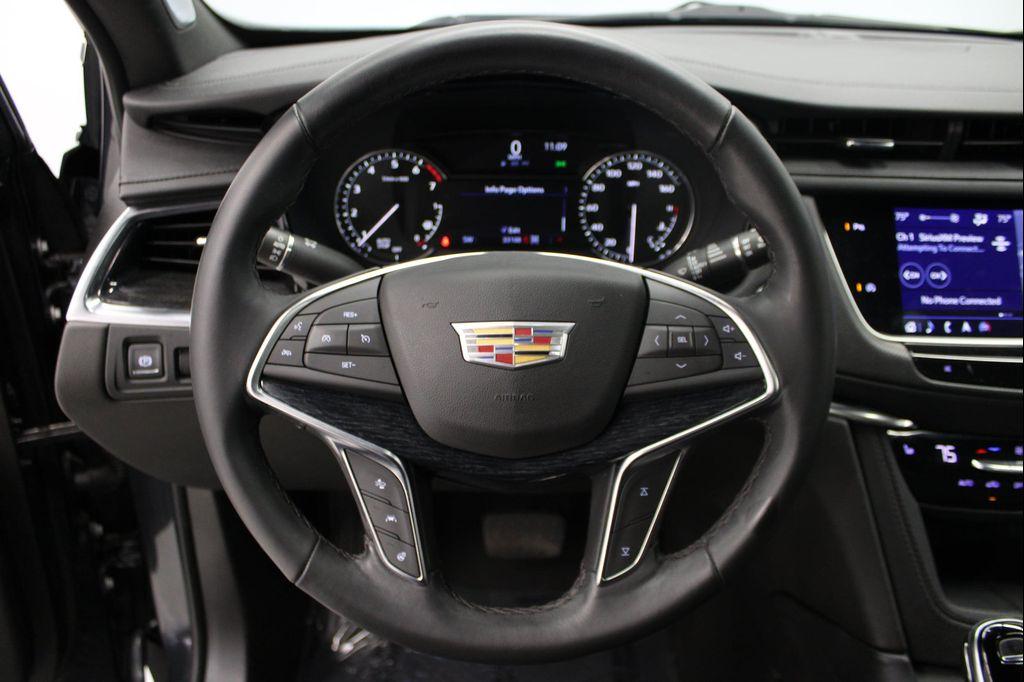 used 2022 Cadillac XT5 car, priced at $32,698