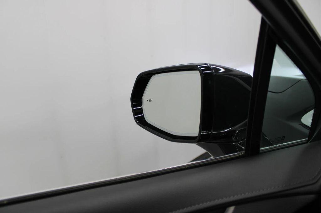 used 2022 Cadillac XT5 car, priced at $32,698