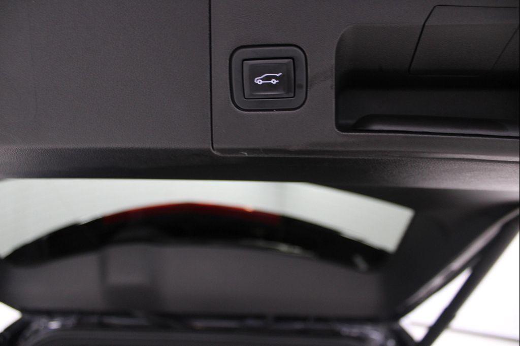 used 2022 Cadillac XT5 car, priced at $32,698