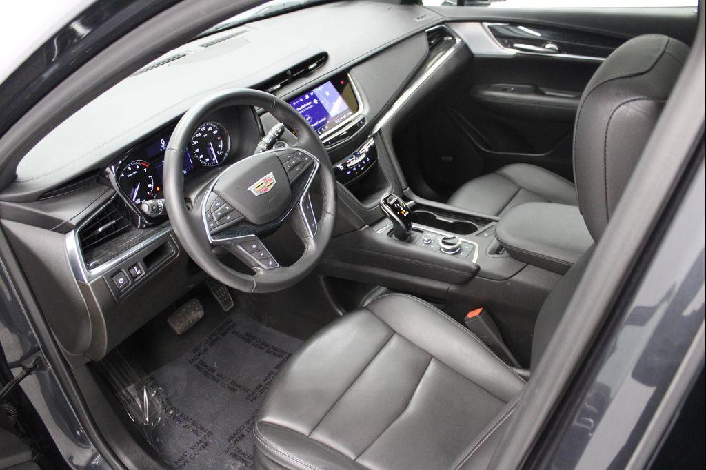 used 2022 Cadillac XT5 car, priced at $32,698