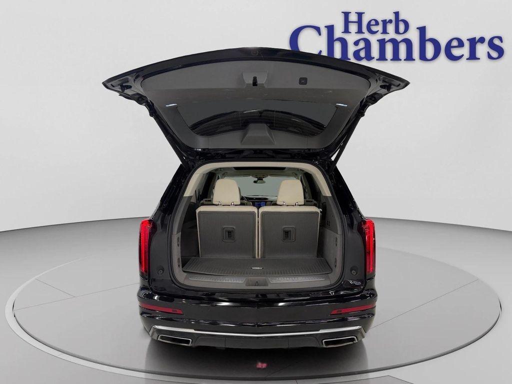 used 2024 Cadillac XT6 car, priced at $43,398