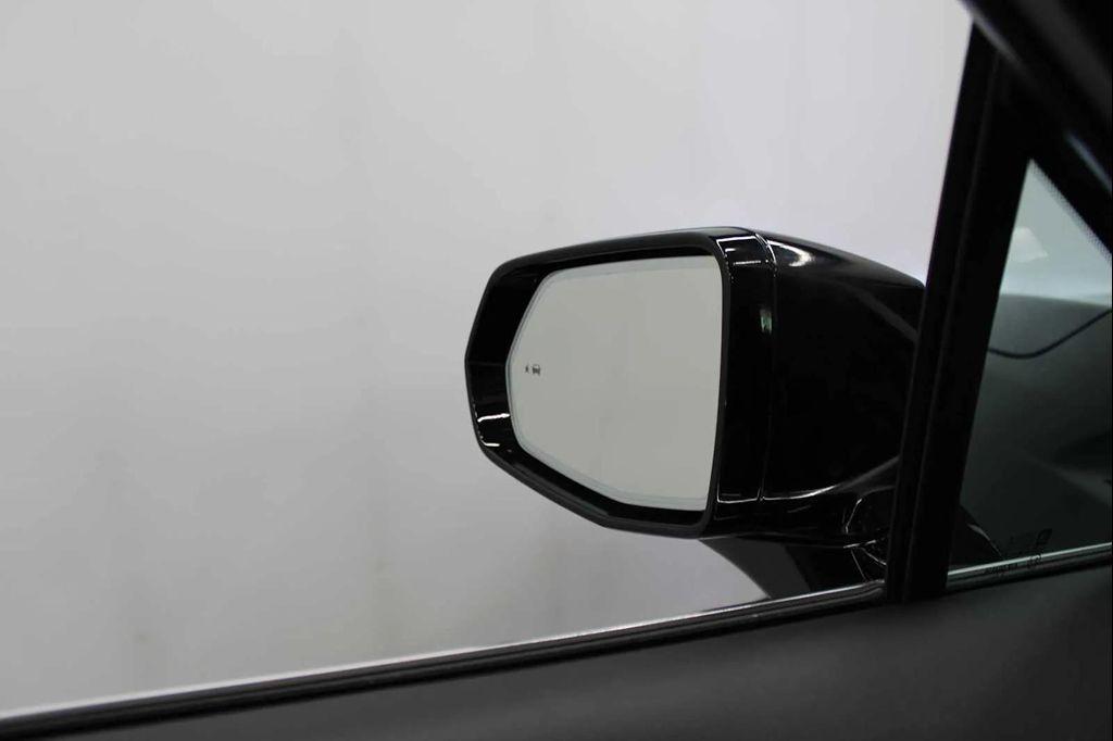 used 2024 Cadillac XT5 car, priced at $40,298