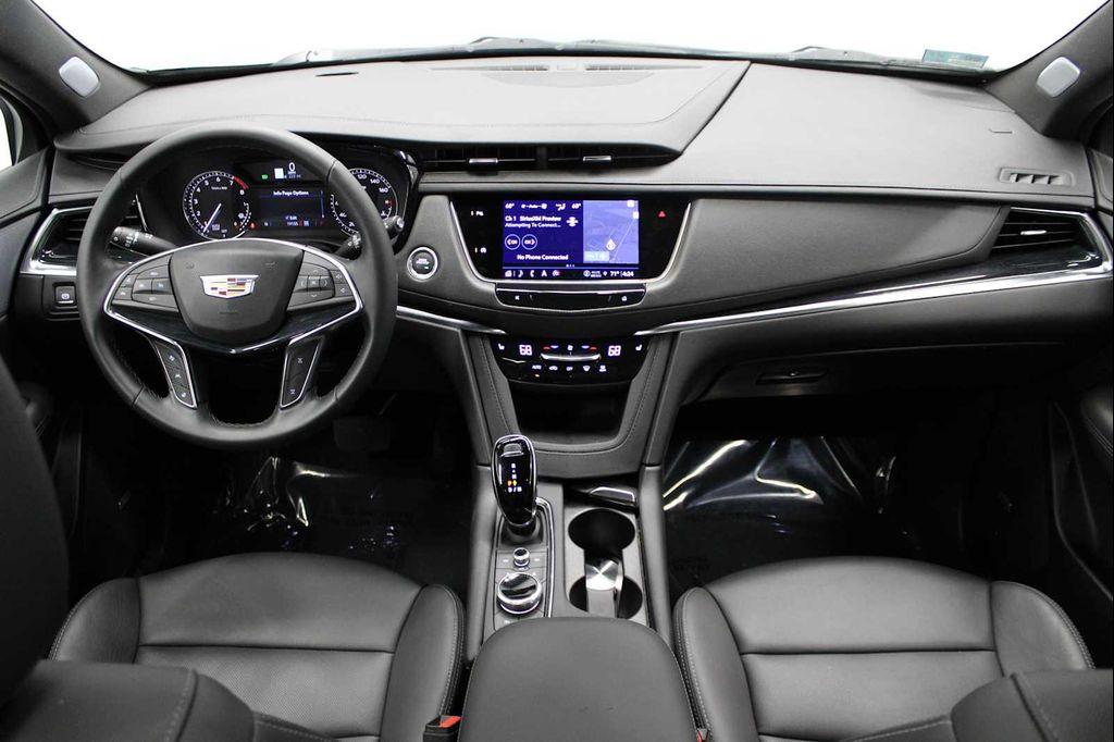used 2025 Cadillac XT5 car, priced at $43,498