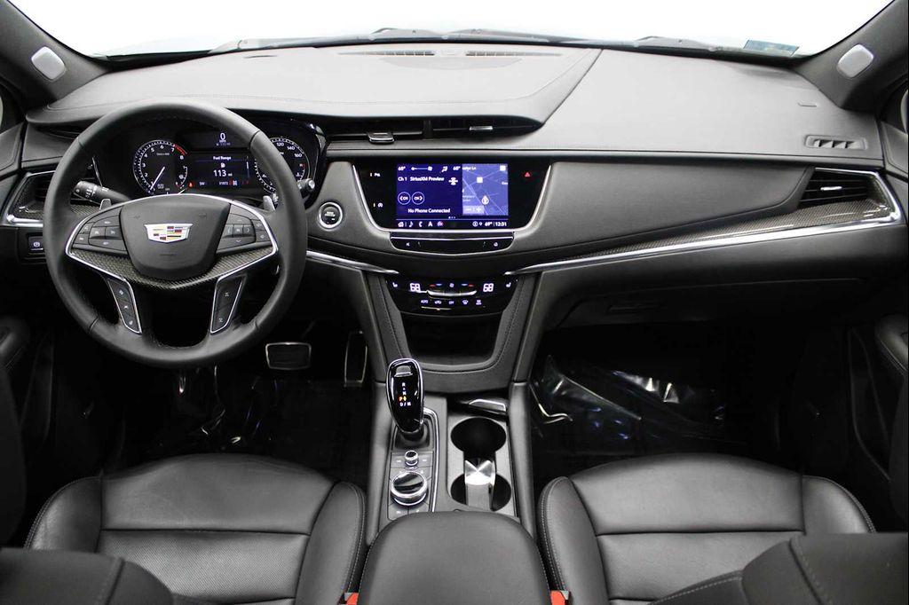 used 2022 Cadillac XT5 car, priced at $33,998