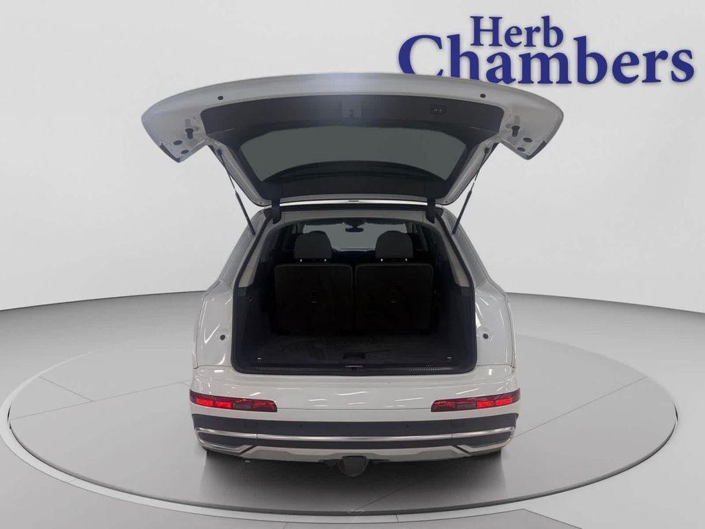 used 2023 Audi Q7 car, priced at $40,398