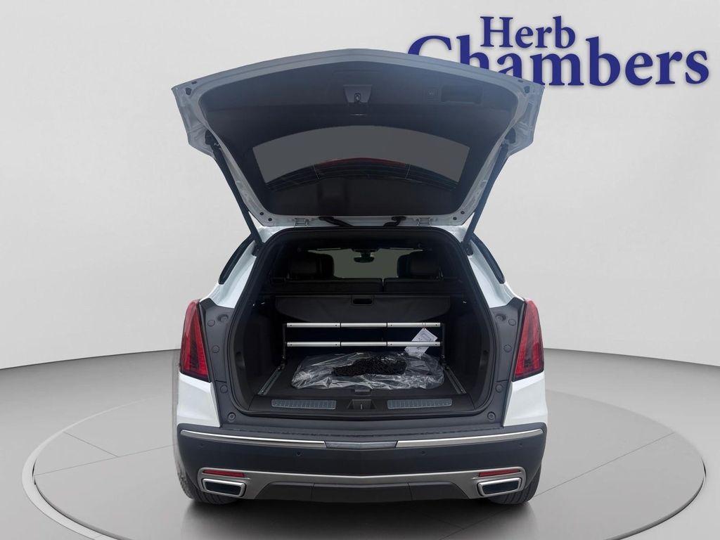new 2026 Cadillac XT5 car, priced at $59,020