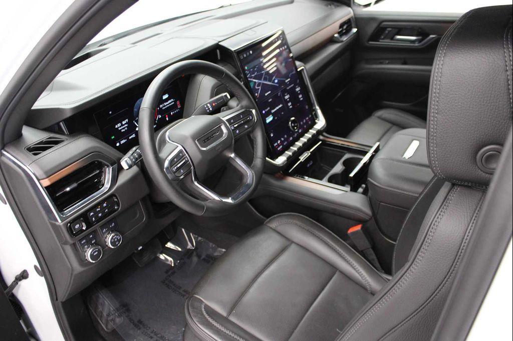 used 2025 GMC Yukon XL car, priced at $75,798