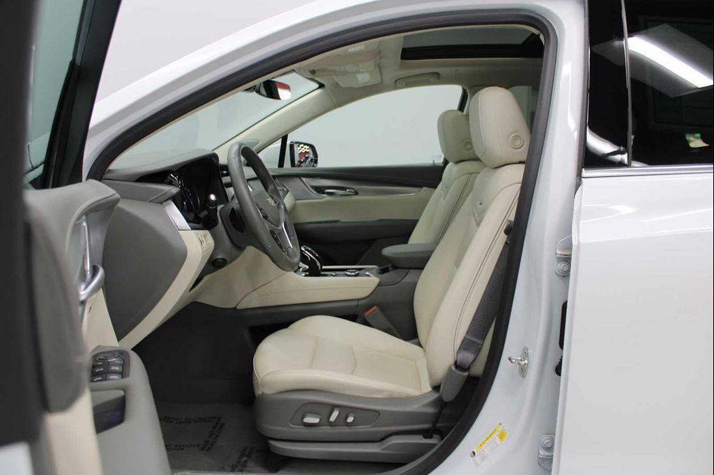 used 2024 Cadillac XT5 car, priced at $39,398
